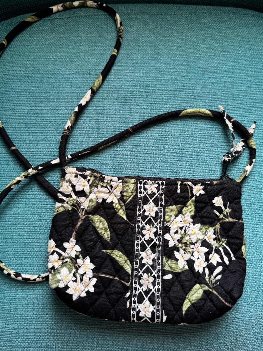 Vera Bradley Vintage Jasmine pattern crossbody EUC
